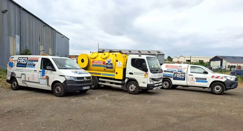 4x4 débouchage intervention Bourges petit camion jaune
